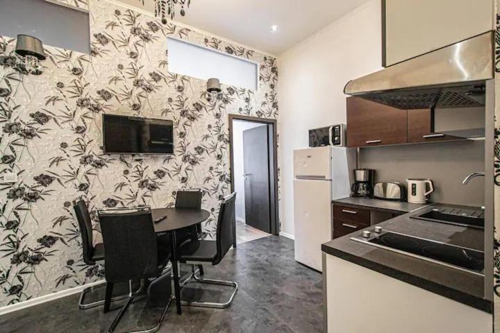 Cozy Homestay At Prague Main Station المظهر الخارجي الصورة