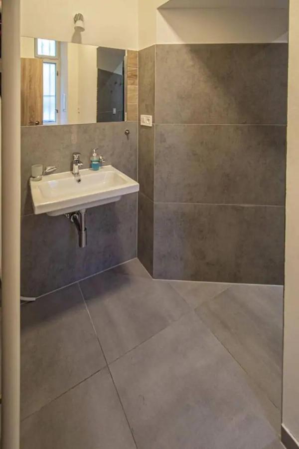 Cozy Homestay At Prague Main Station المظهر الخارجي الصورة