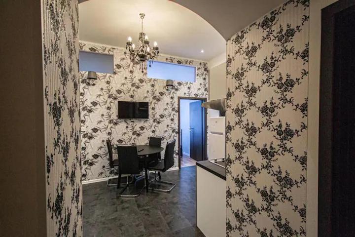 Cozy Homestay At Prague Main Station المظهر الخارجي الصورة